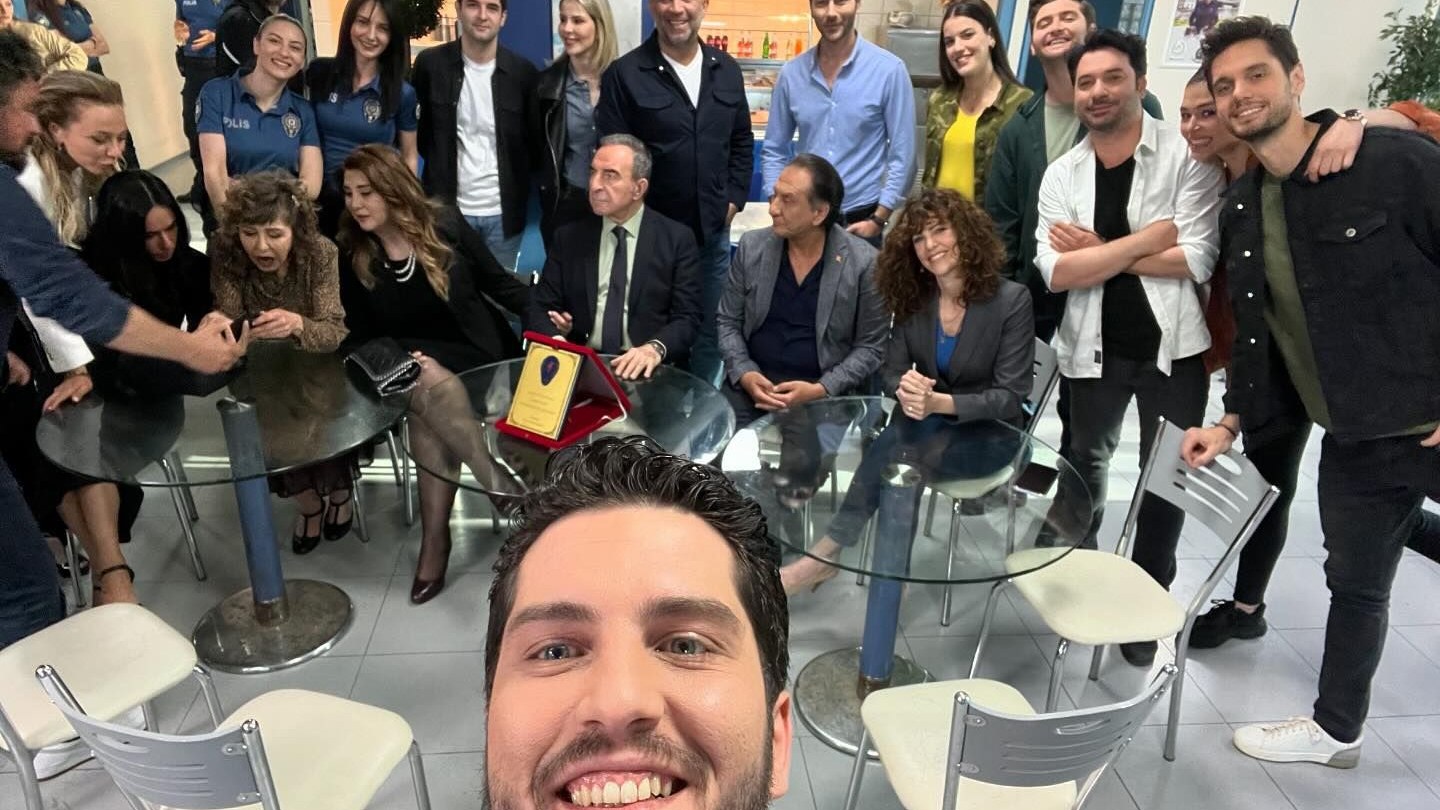 19-il-sonra-arka-sokaklara-vida-etdi-foto-1753941751