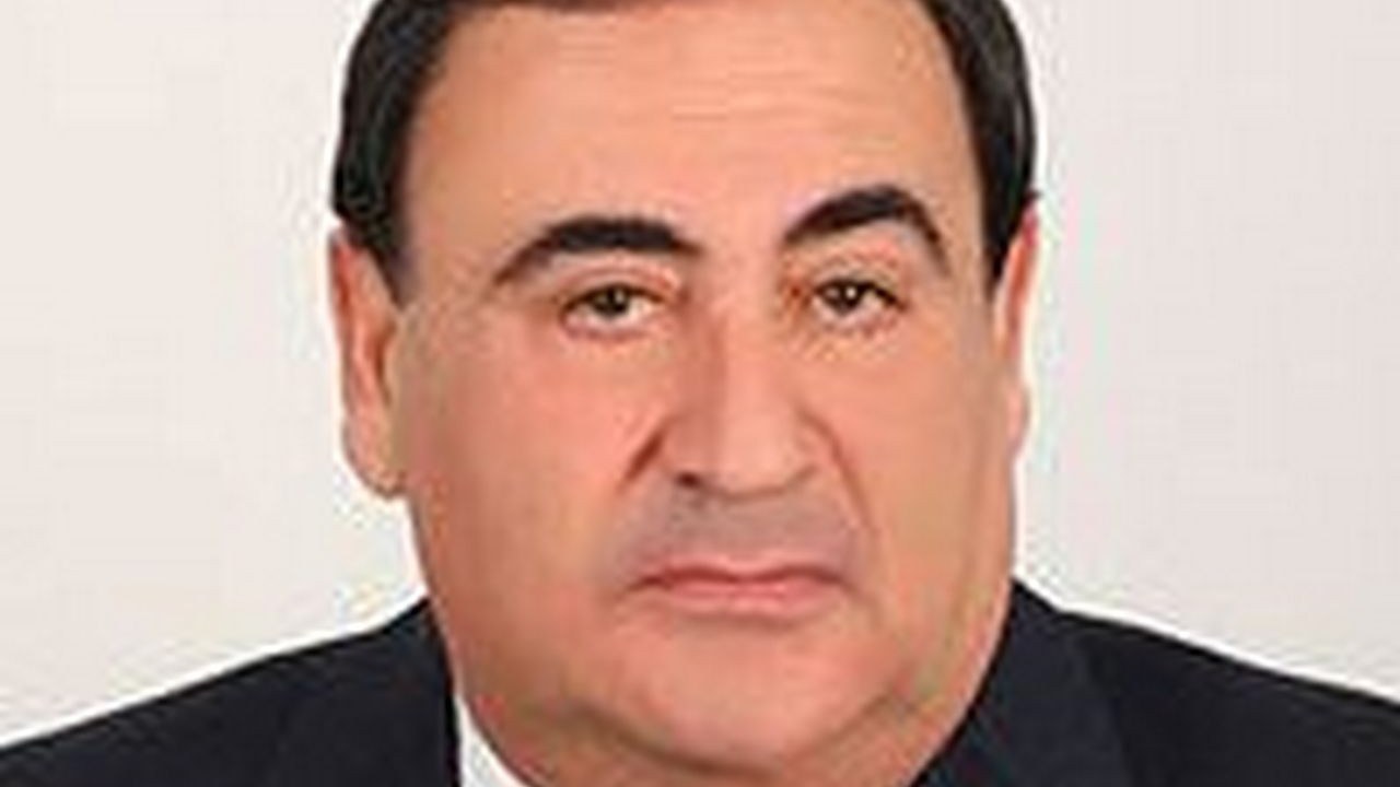 meshur-mehkeme-hakimi-vefat-etdi-1754125737