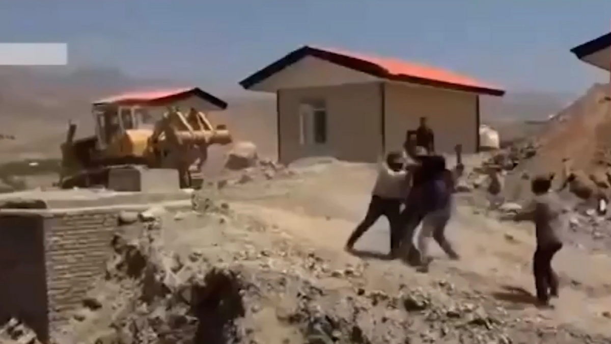iran-dovlet-televiziyasinin-canli-yayiminda-dava-videonbsp-1754295402