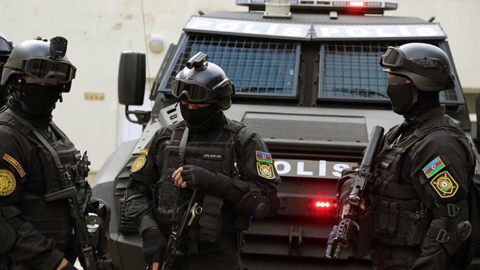 polis-bu-rayonda-tecili-emeliyyat-kecirdi-saxlanilanlar-var-video-1754385750