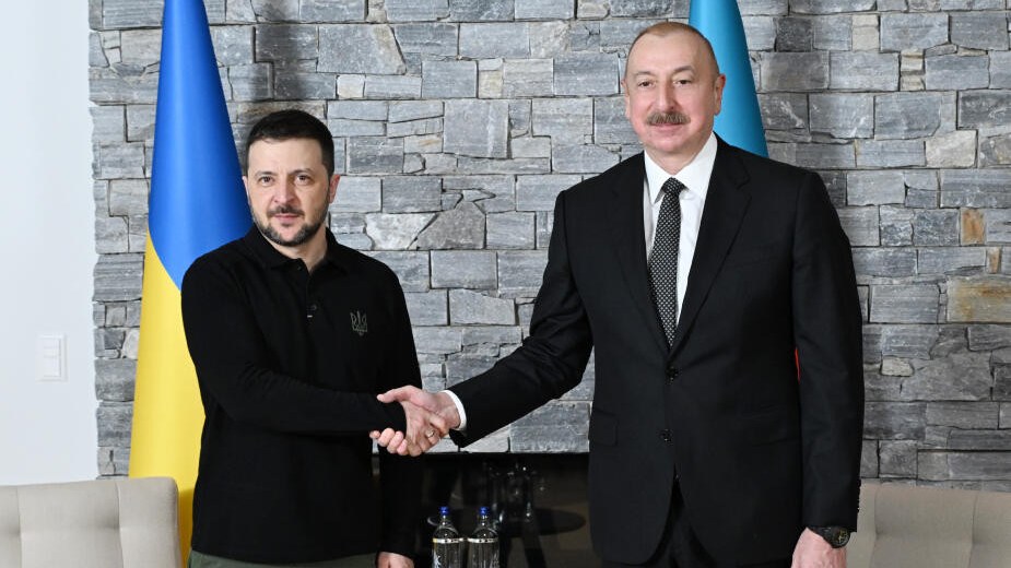 ilham-eliyev-ve-zelenski-rusiyanin-socar-in-ukraynadaki-neft-bazasina-zerbeler-endirilmesini-pisleyibnbsp-1754833237