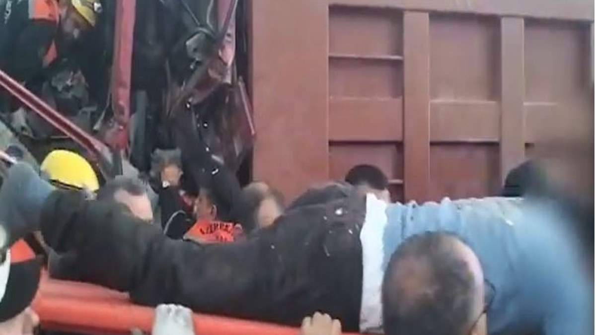 bakida-agir-qeza-xilasediciler-ise-qarisdi-video-1754810659