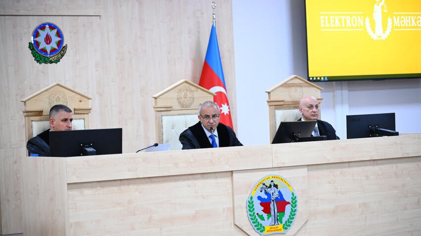 esirlikde-gordukleri-dehsetleri-danisdilar-arayik-harutyunyan-suallar-verdi-ermenilerin-mehkemesi-1754933481