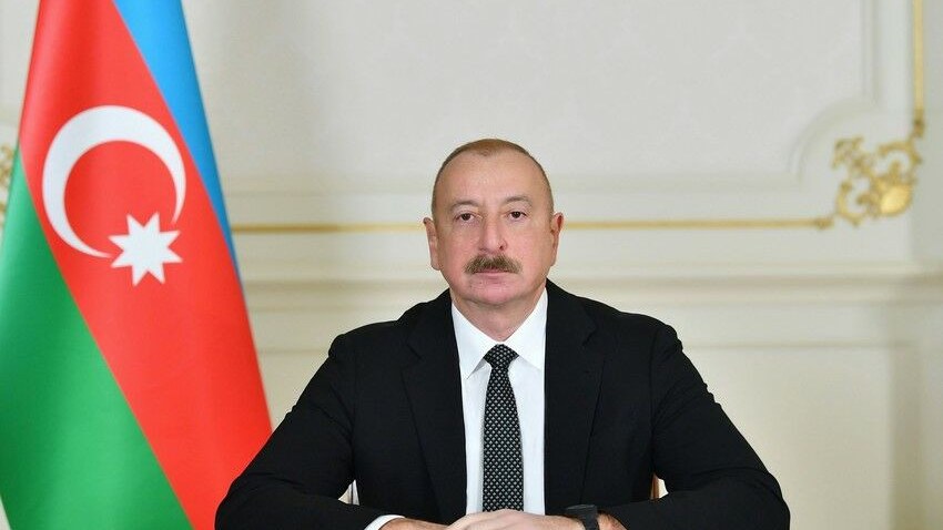 ilham-eliyev-qeter-emirine-zeng-etdi-1754928185