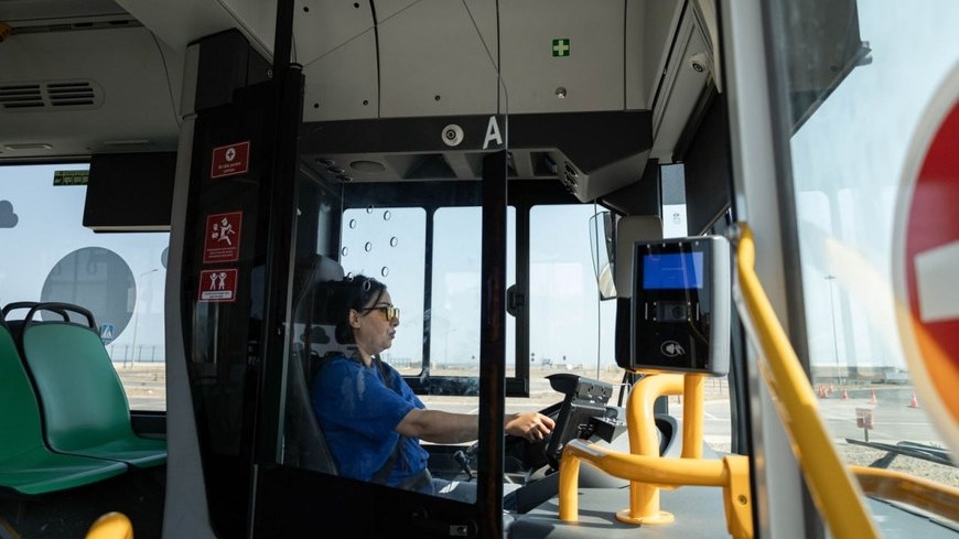 bakida-qadinlar-da-avtobus-surecek-1755237694