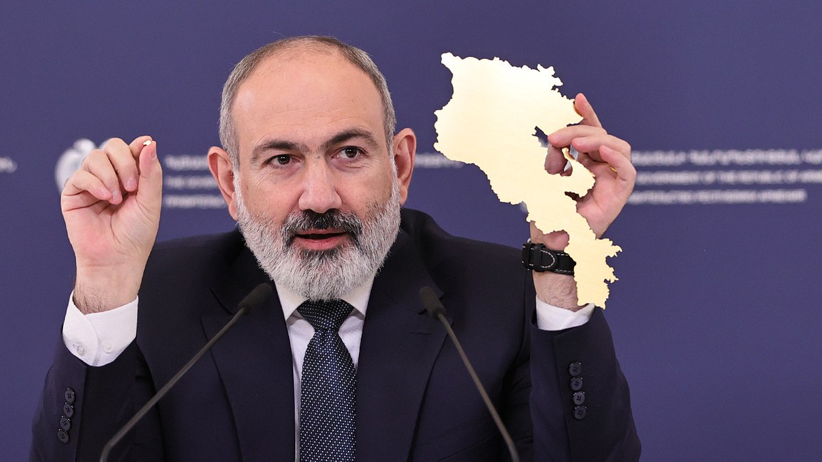 azerbaycan-erazimizi-bu-xeriteye-esasen-tanidi-pasinyan-1755532848