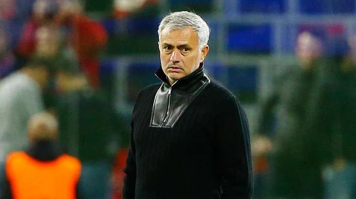 mourinyo-4-futbolcunun-ustunden-xett-cekdi-1755674201