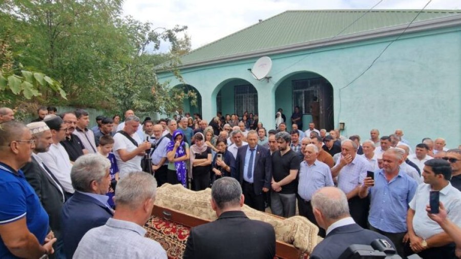 azerbaycanin-danisdigi-defn-merasimi-bu-ifa-esidilende-oluler-de-dirilecek-1755840110