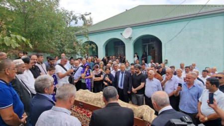 azerbaycanin-danisdigi-defn-merasimi-bu-ifa-esidilende-oluler-de-dirilecek-1755840110
