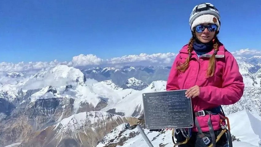alpinist-qadin-erinin-4-il-evvel-olduyu-yerde-vefat-etdi-1755950325