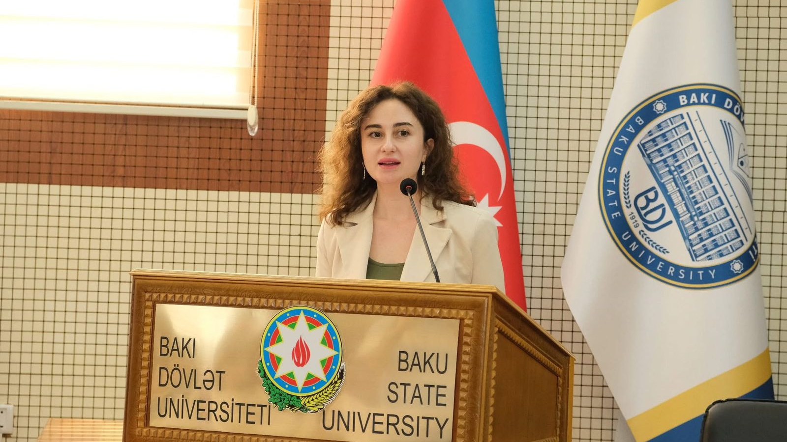 ramil-seferovun-xanimi-bdu-daki-isinden-ayrildi-foto-1755954081