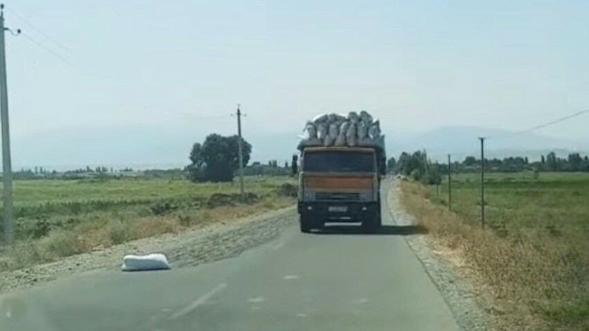 avtomobil-yoluna-gunebaxan-tumu-sepen-kisi-mesuliyyete-celb-edildi-foto-1756038700