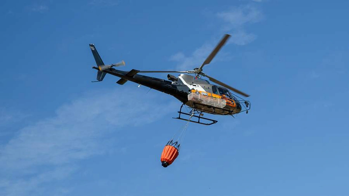 fransada-yanginla-mubarize-aparan-helikopter-suya-dusdunbsp-1756103615