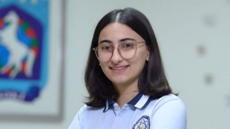 dunyanin-10-taninmis-universitetine-teqaudle-qebul-olan-seki-mekteblisi-kimdir-1756123320