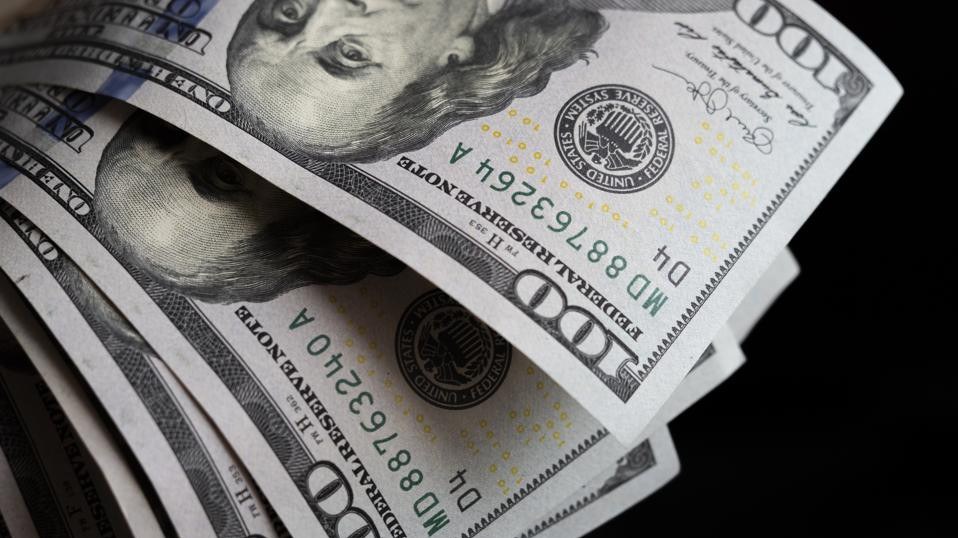 qonsu-olkede-dollar-rekord-hedde-bahalasdi-1756201310